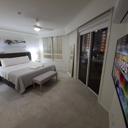 Apr Private Suites Moroccan By The Beach Gold Coast Zewnętrze zdjęcie